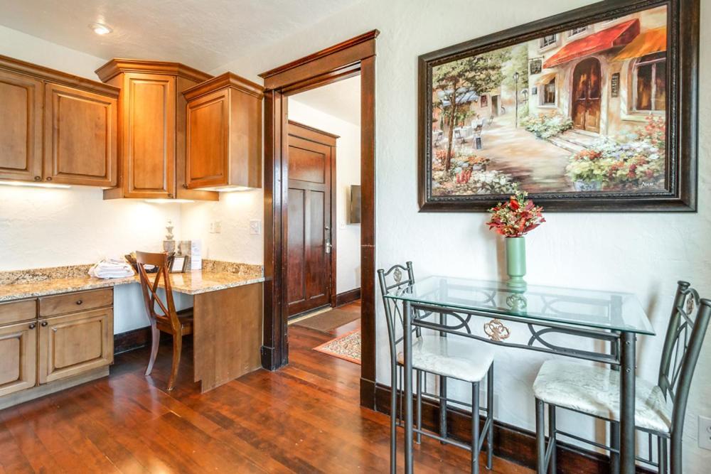 Aspenwood Manor Aparthotel Provo Eksteriør bilde